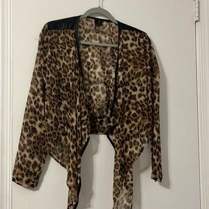 Red Fox Flowy cheetah print cropped blazer M